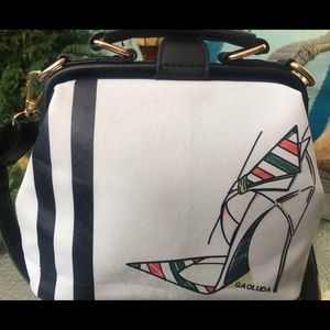 Heel printed bag